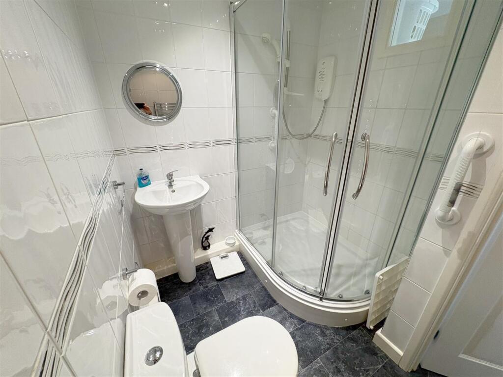 Downstairs shower room.jpg