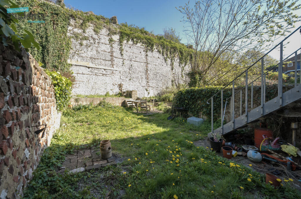 63616a18-7829-444...