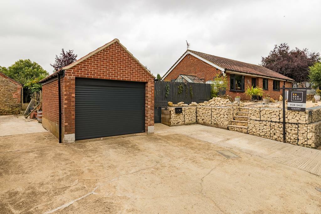 Detached Garage