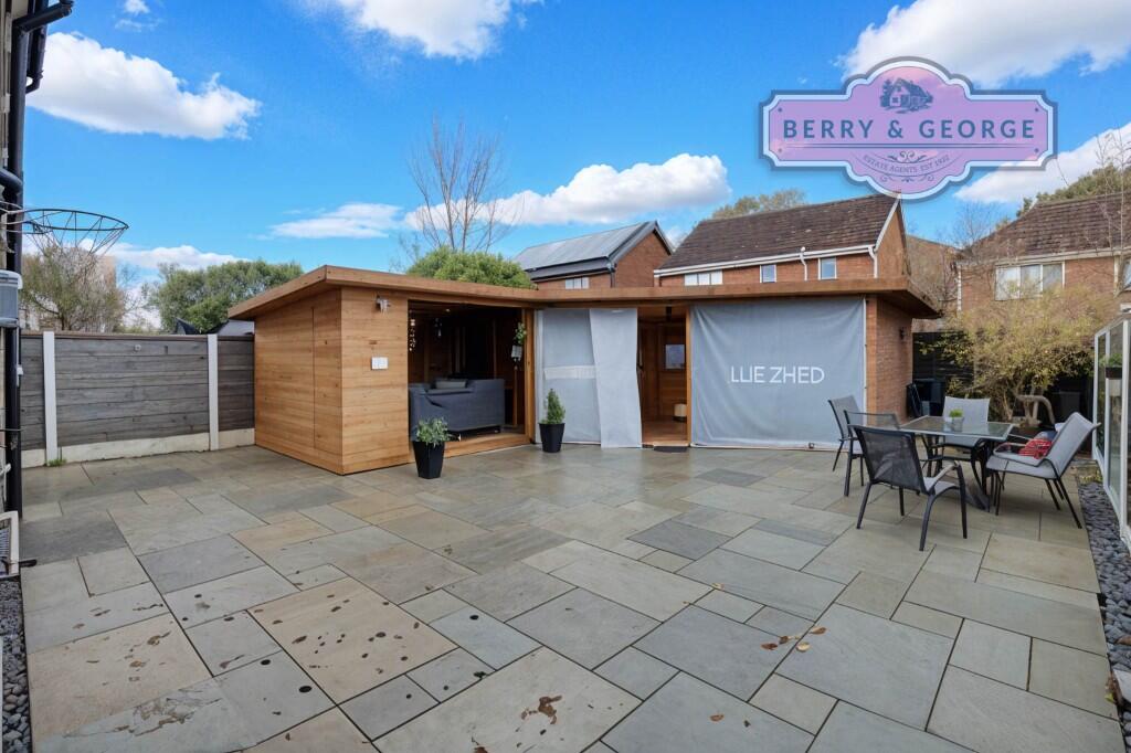 GARDEN ROOM