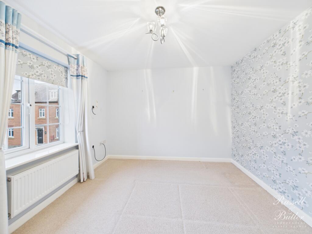 CAM02127G0-PR0366-STILL027