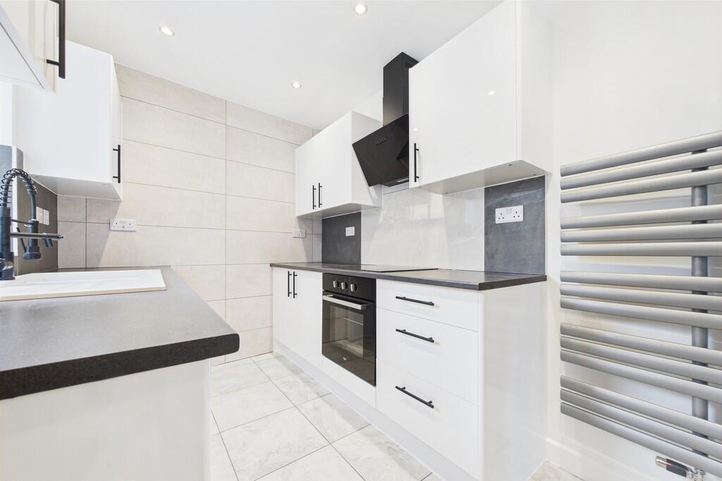 CAM01085G0-PR0569...