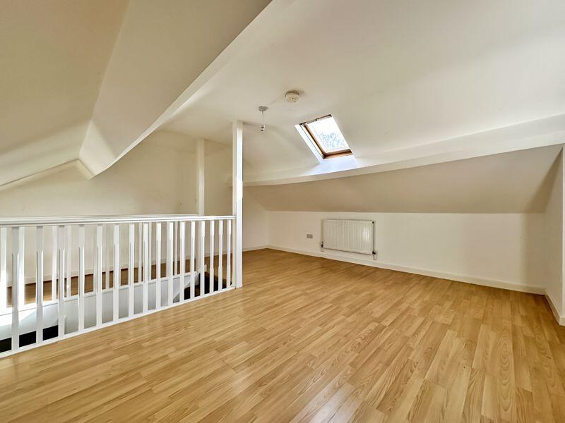 LOFT ROOM
