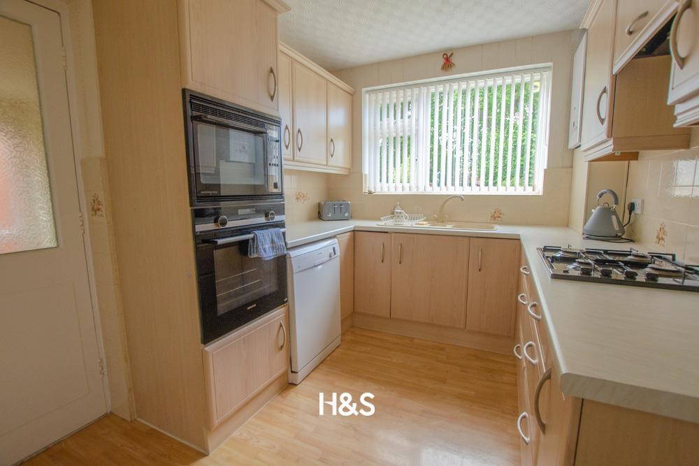 250 Ralph Road - Kitchen 2.jpg