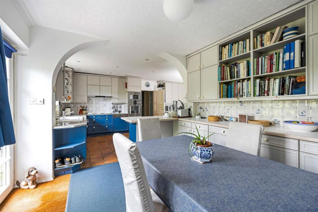 Ellentrees, 9 Flower Walk, GU2 4EP-63-1920.jpg