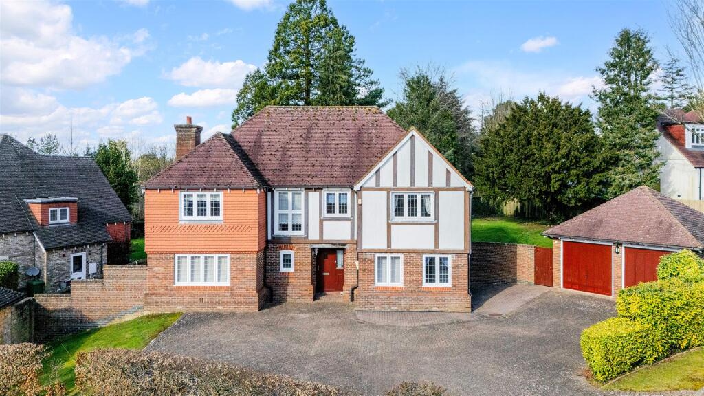 CLAREMOUNT GARDENS, 28 DRONE  (3).jpg