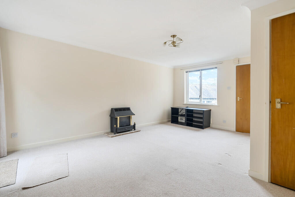 Living/Dining Roo...