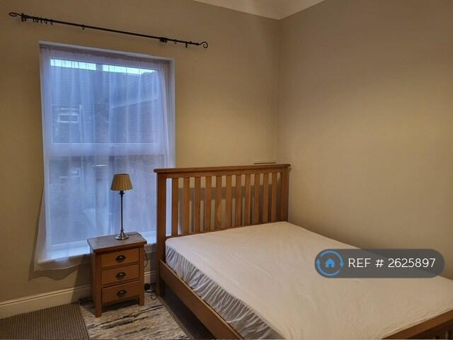 Main Bedroom (1)