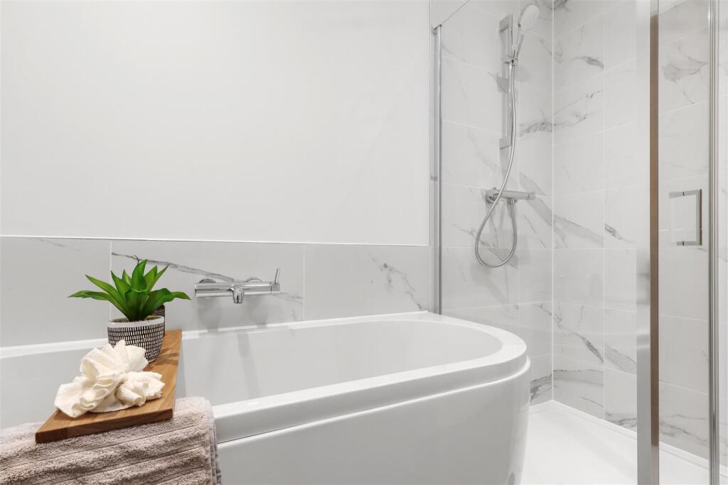 Main Bathroom