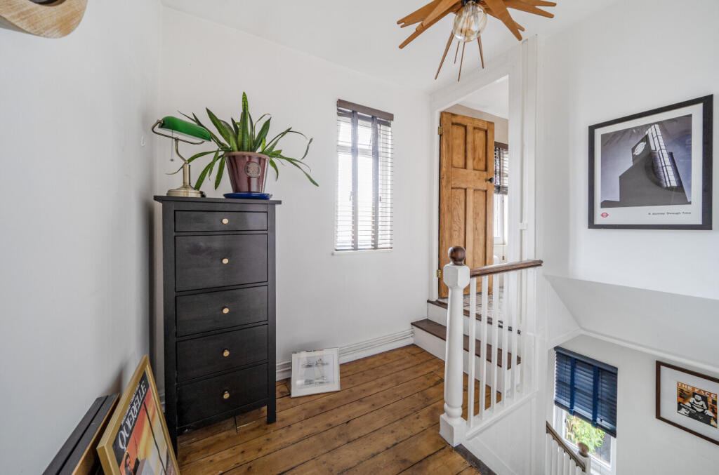 1318027-7-687ff2b...