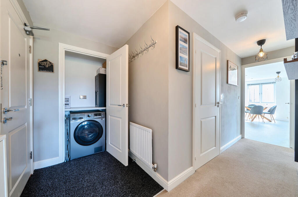 1336972-7-6895bac...