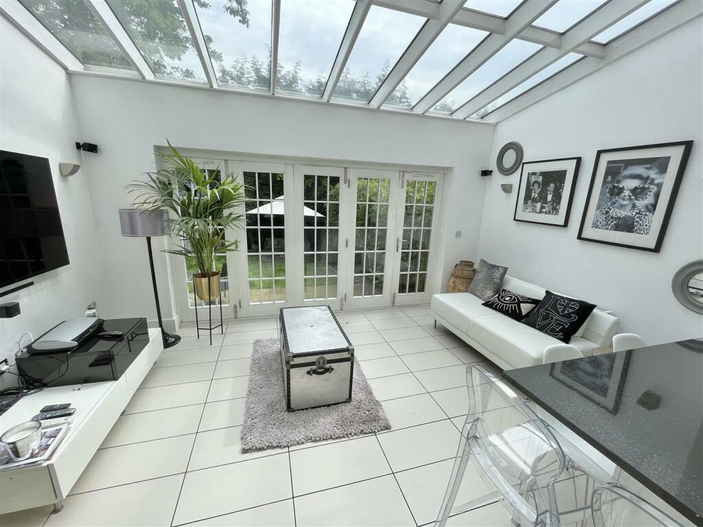 Open Plan Living Dining Kitchen Aspect 4.jpg