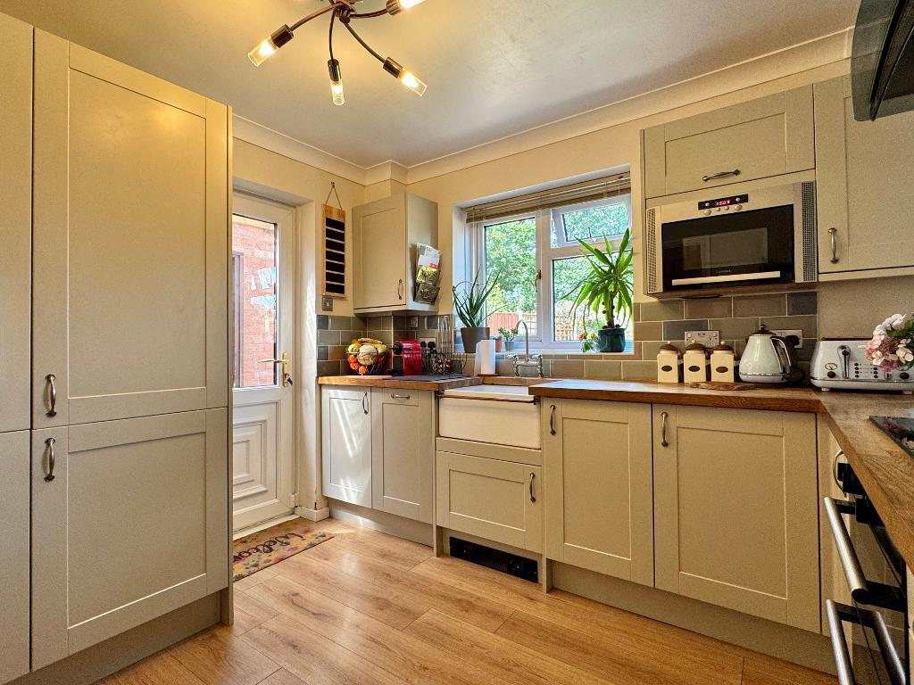 Kitchen with plenty of storage