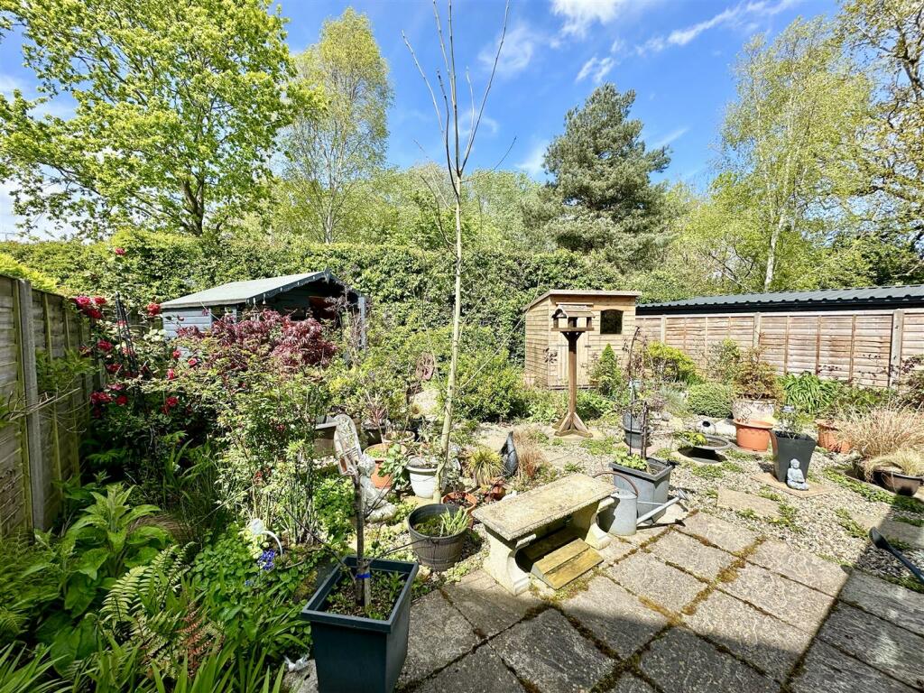 secluded garden.JPEG