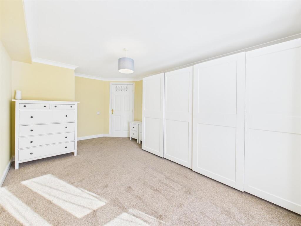 Bedroom: