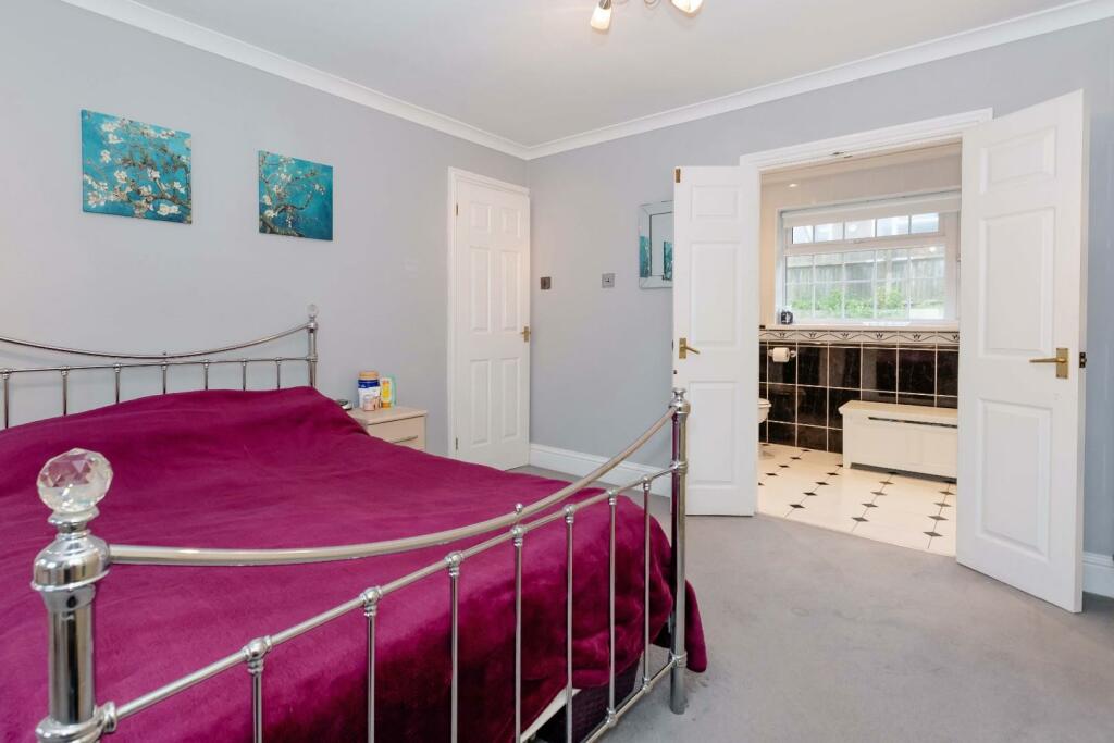 2 Orchard Mews_24.jpg