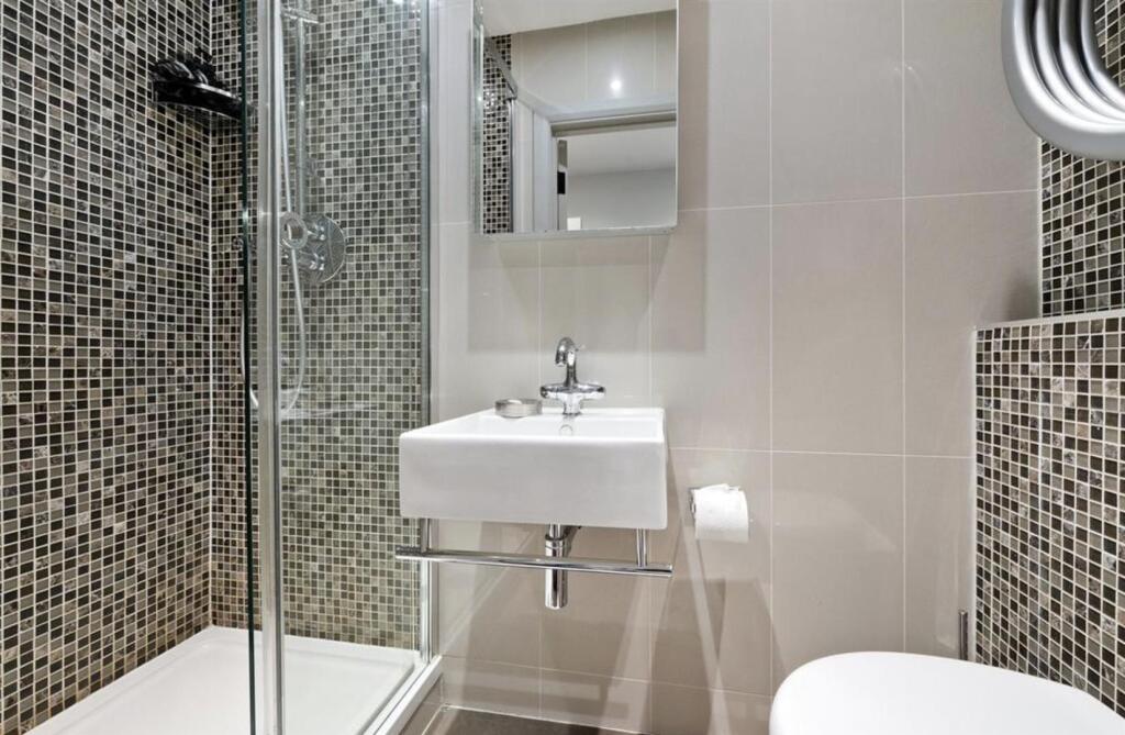 Shower room.jpg