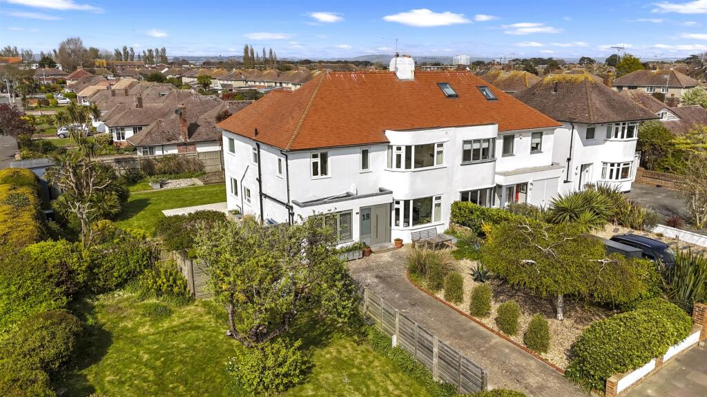 Nutley Drive 18-001.jpg