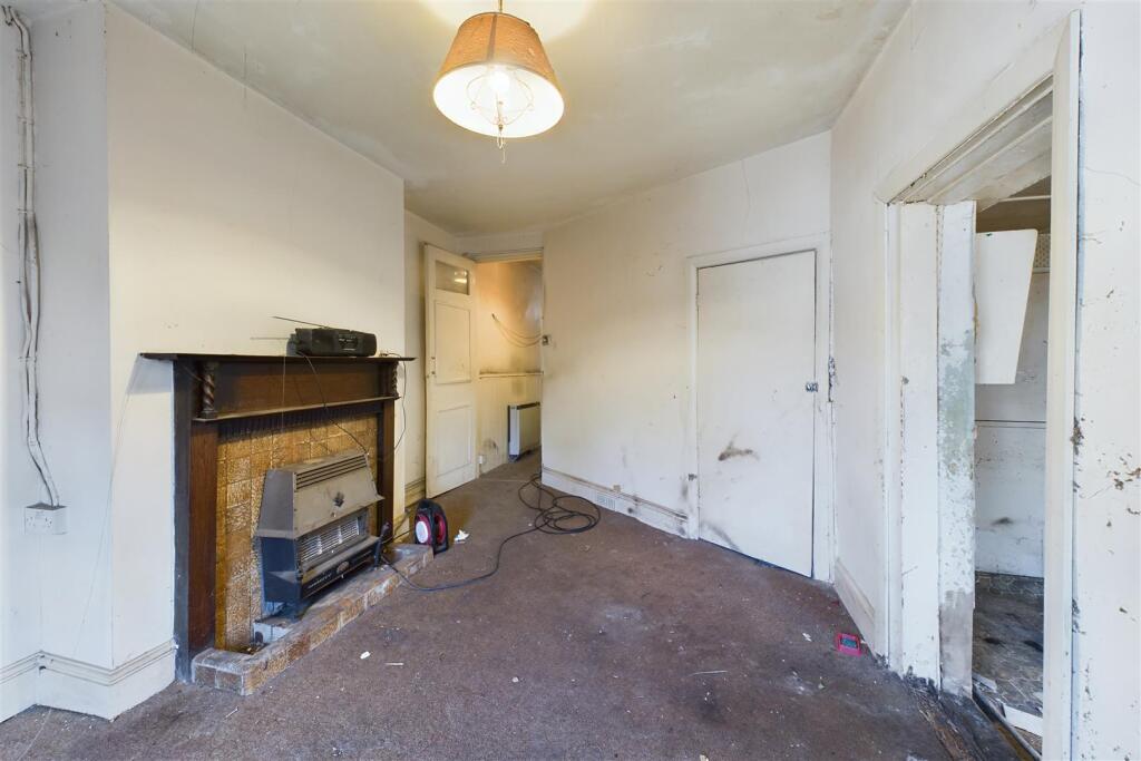 19 Moorend Road, Leckhampton, Cheltenham, Gloucest