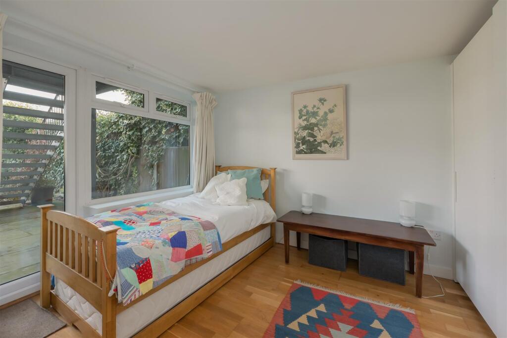 Island Wall, Whitstable