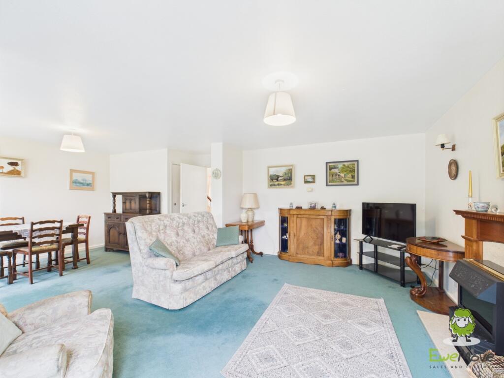 EweMove Estate Agents Basingstoke - Coniston Road 