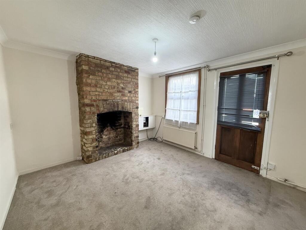 Living Room.jpg