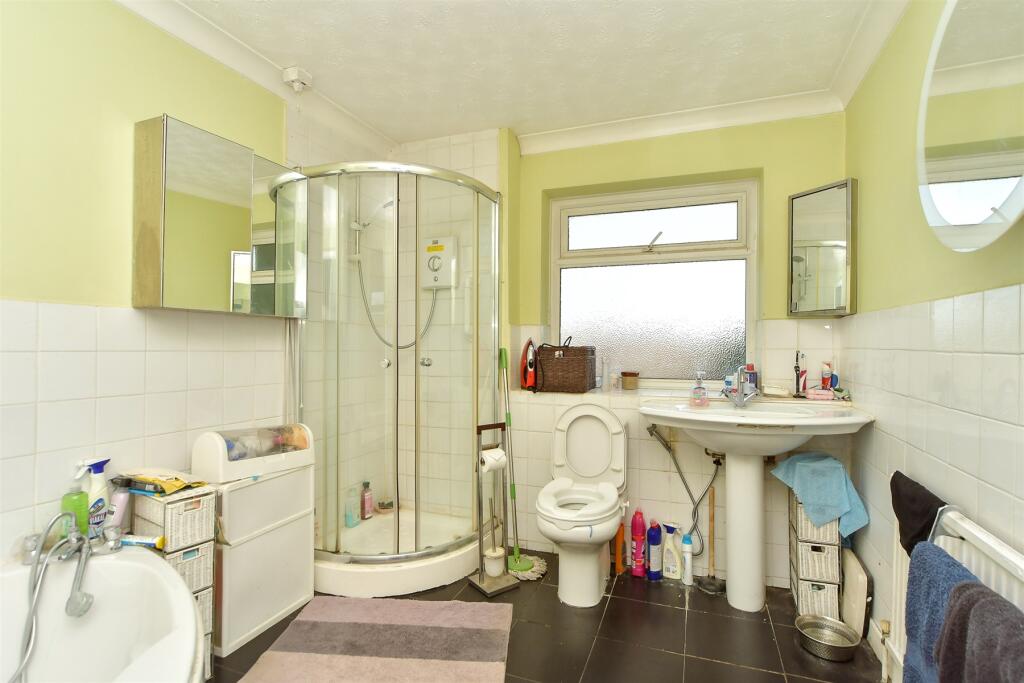 En-Suite Bathroom