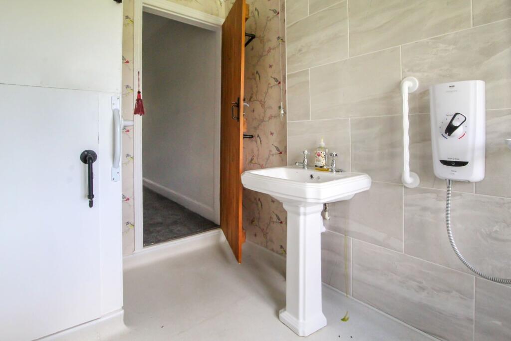 8175 T202511191003.jpg