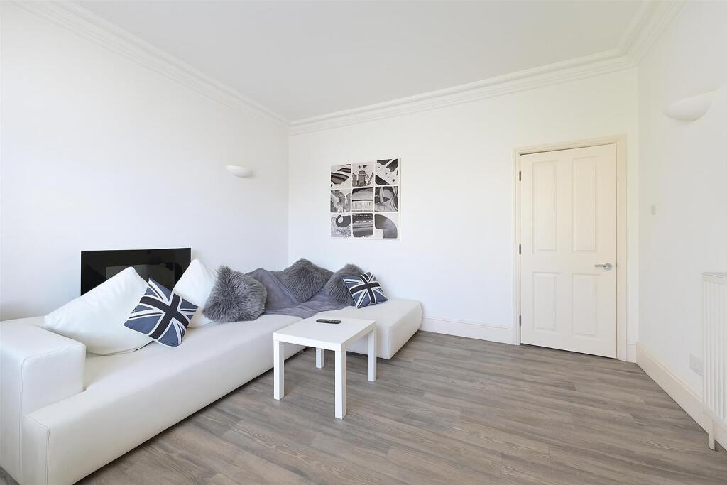 lounge - tower court.jpg