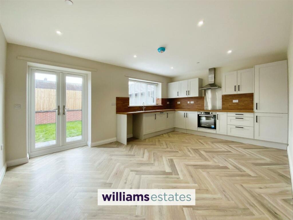 Spacious Kitchen diner