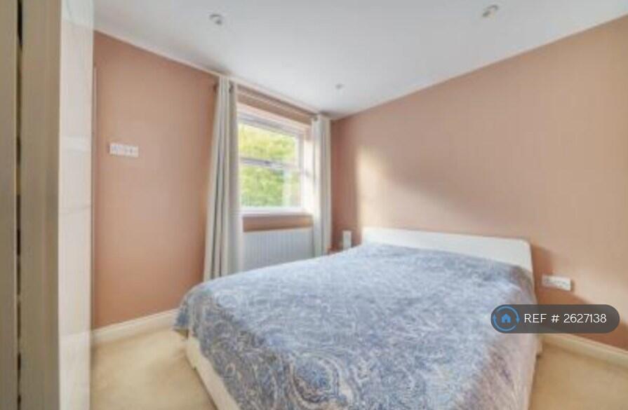 Bedroom 1 (Master With Ensuite - Garden View)