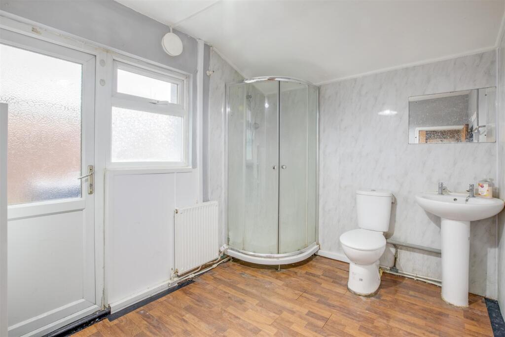 133 Desborough Avenue, HP11 2SG-10.jpg
