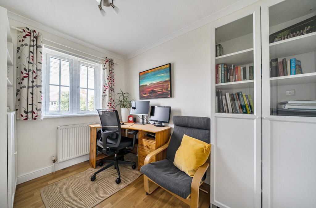 1310428-12-685eae...