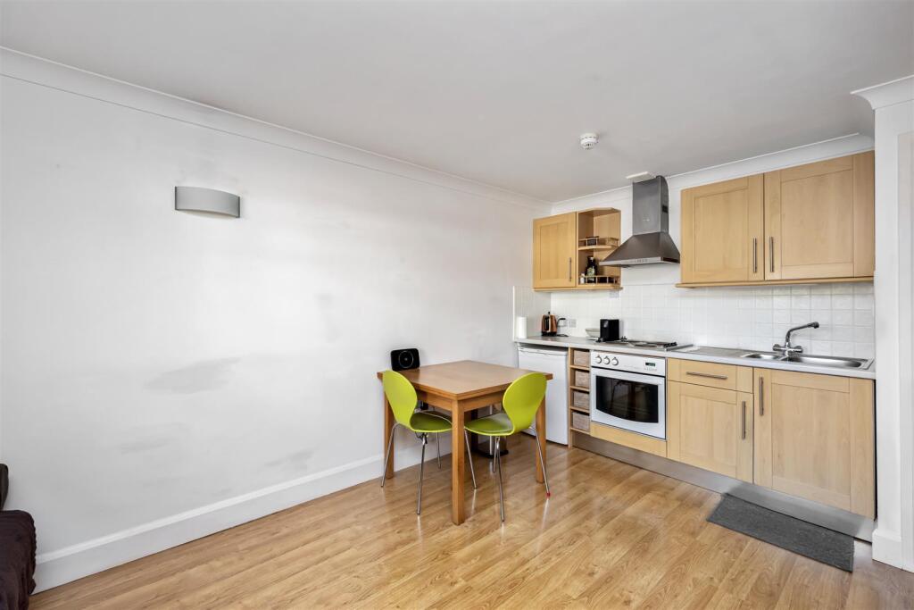 Edward Street, The Design Quarter, 3-002.jpg