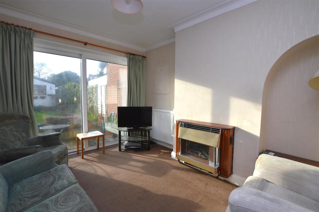 191 Whitton Dene lounge.JPG