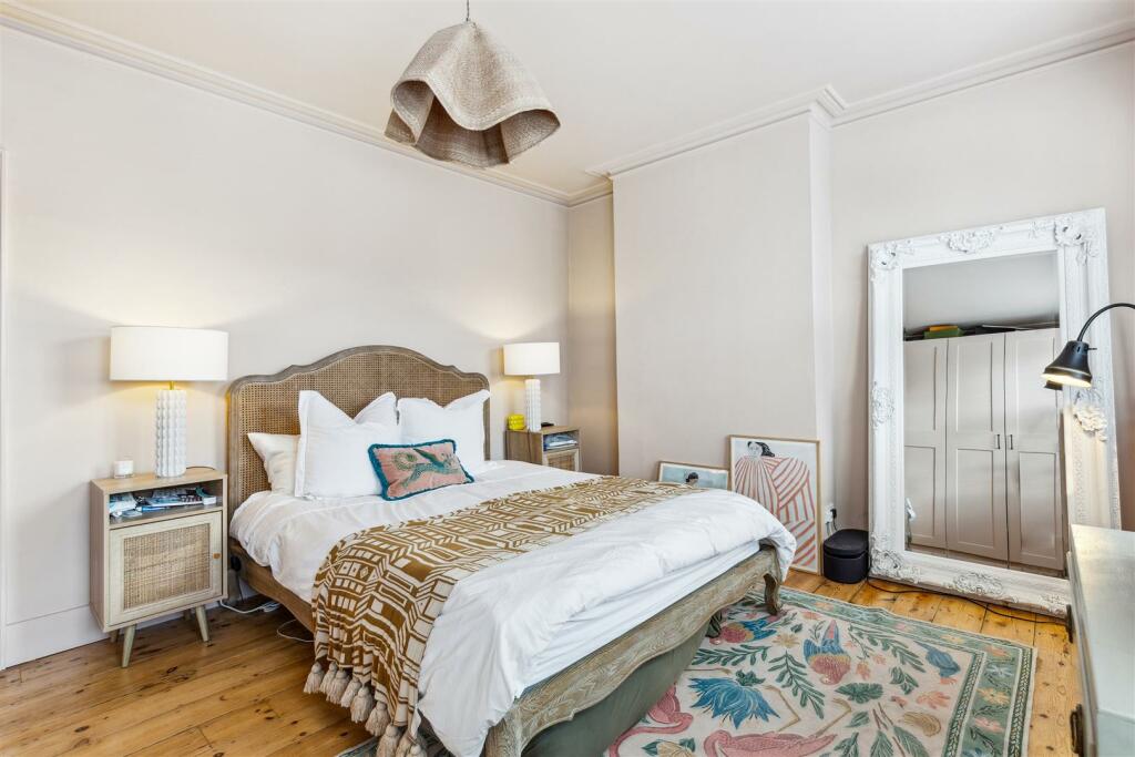 Priory Road, W4 - FOR SALE