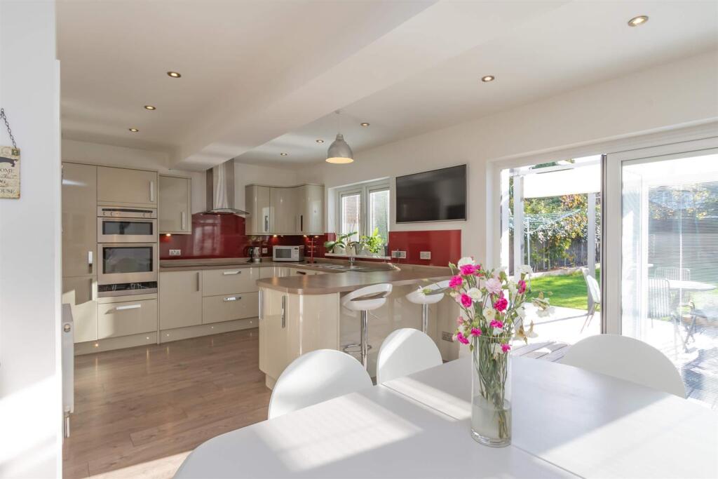 Kitchen with flowers.jpg