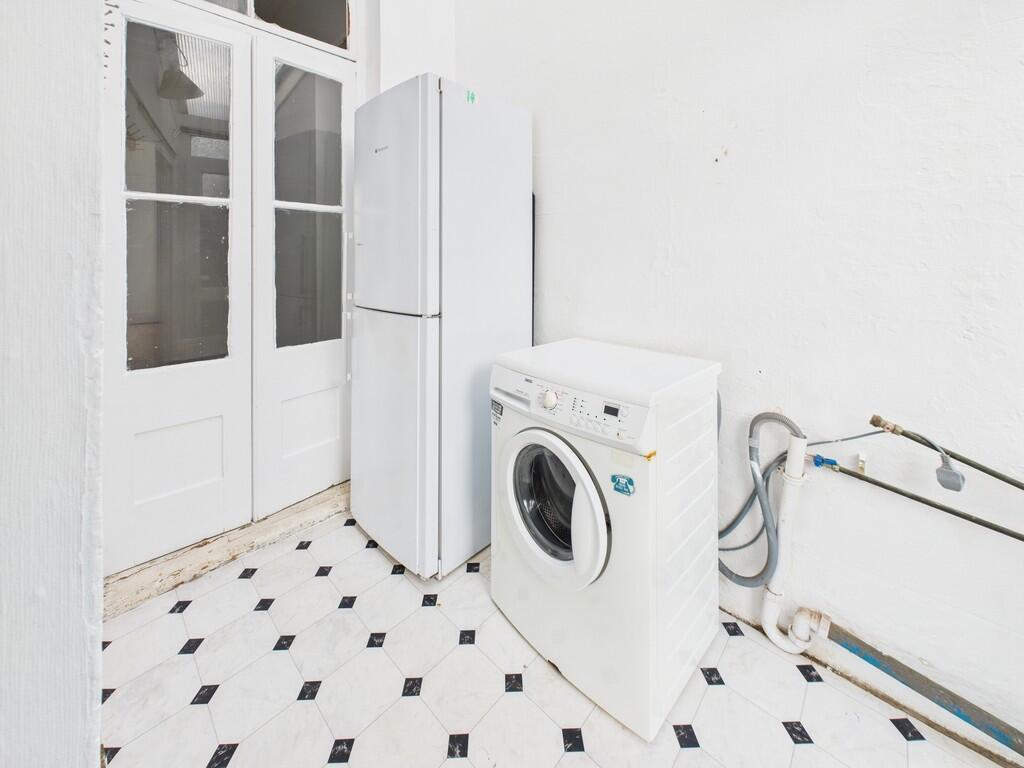 CAM03974G0-PR0204...