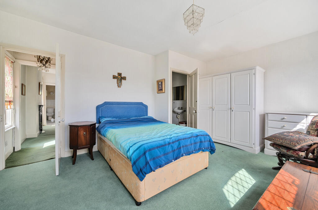 1299016-8-6836dac...