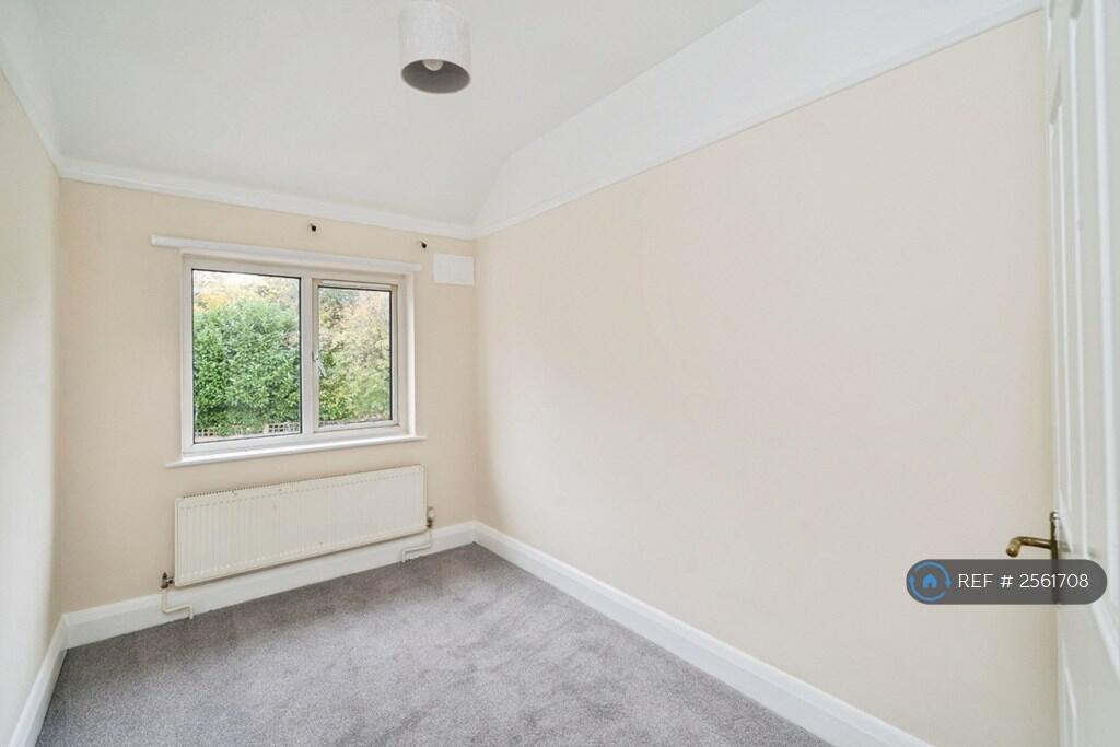 Front Bed Single 