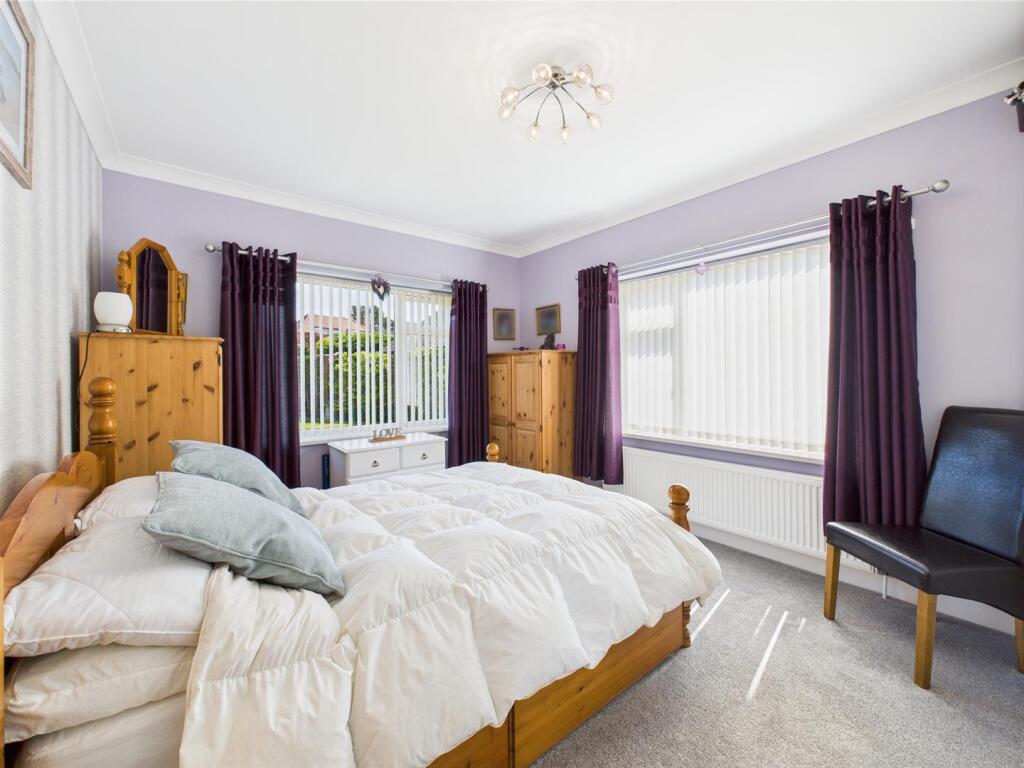 Bedroom: