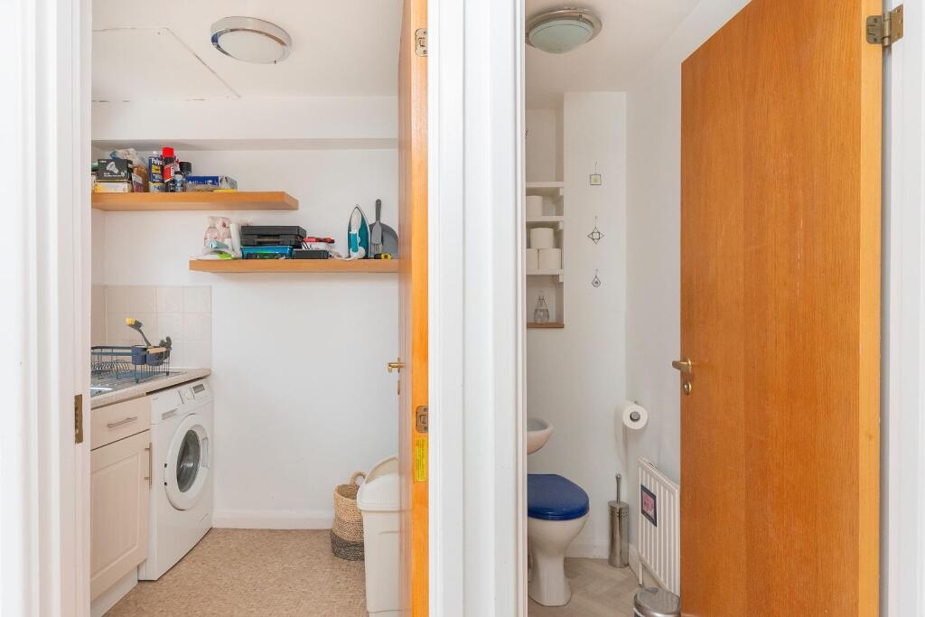 0W6RWW - Hallway B.jpg