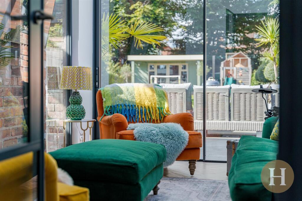 Hadleigh Estate Agents-101.jpg