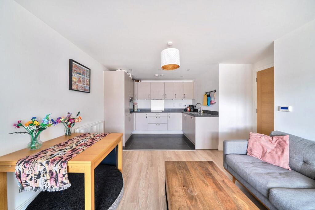 1304224-9-6848637...