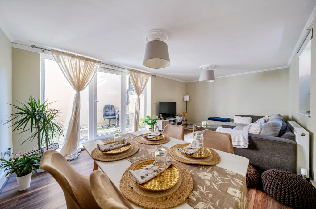 1361944-9-68dbe0a...