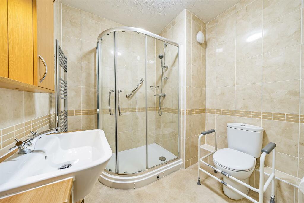 Shower Room.jpg