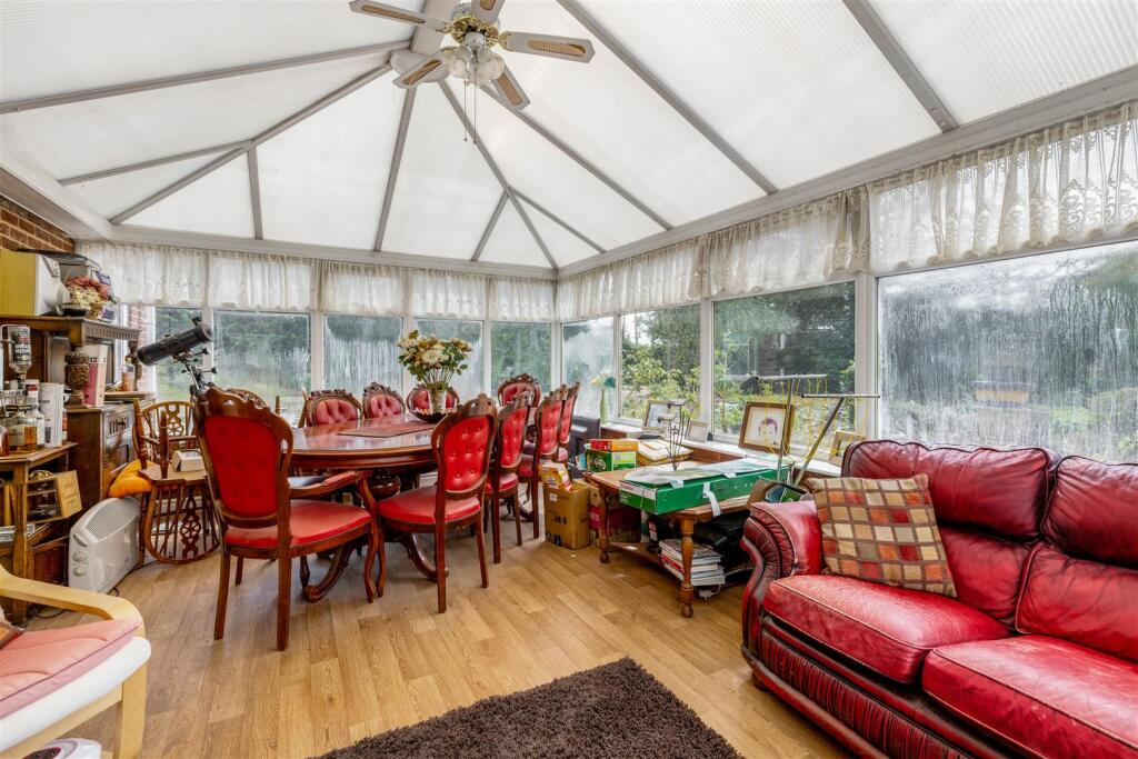 Chestnut Lodge (Gipsey Bridge)-38.jpg