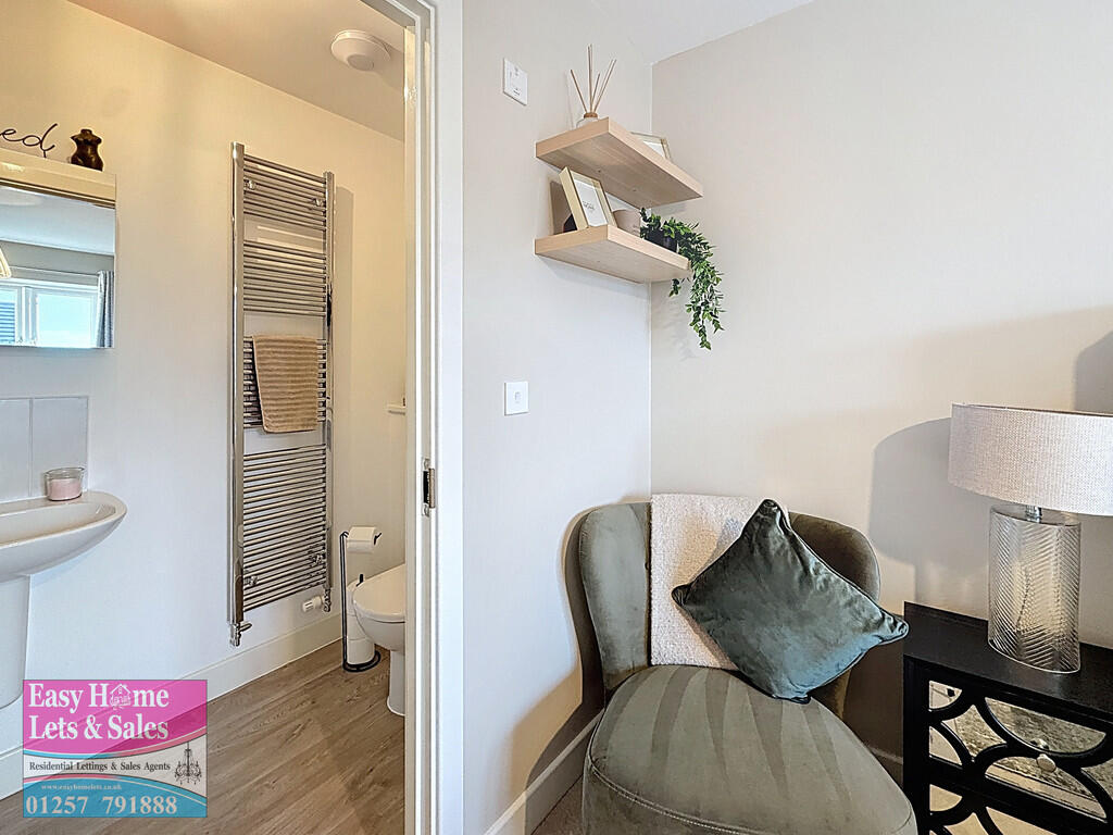 Master Bedroom En...