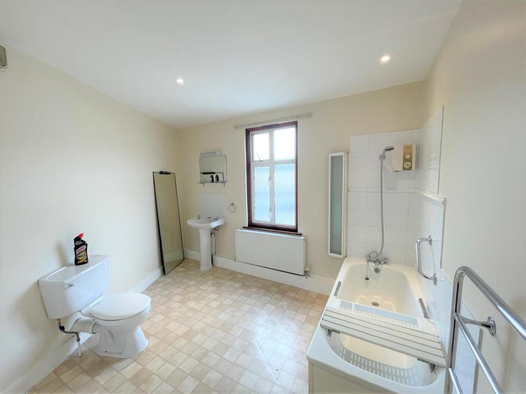 Bath.jpg