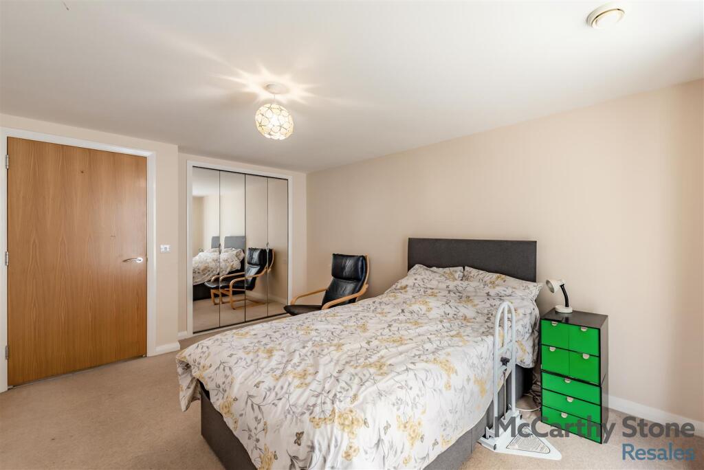 8674139-interior16.jpg